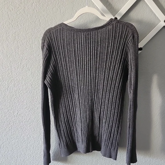 Gray Ribbed Sweater - Picture 5 of 7